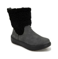 Women's Cloudie Waterproof Winter Boot